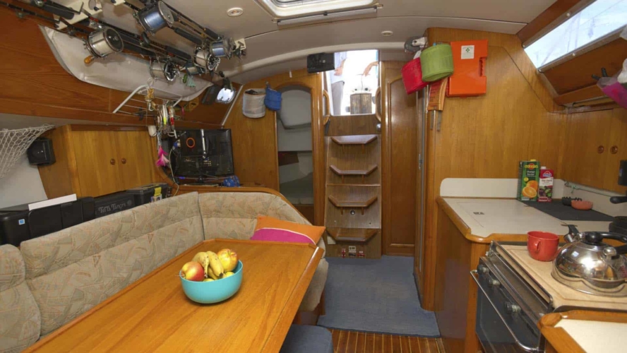 boat-stairs-halkidiki-sailing-jeanneau36.2–02