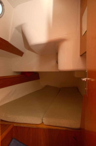 cabin-aft-01-halkidiki-sailing-jeanneau36.2-000