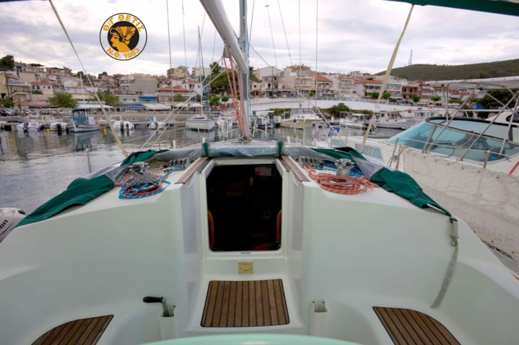 cocpit-halkidiki-sailing-jeanneau36.2-002