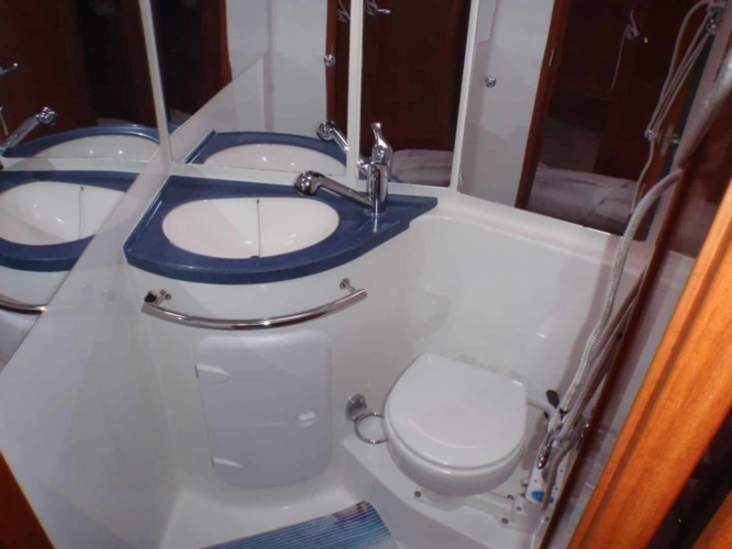 halkidiki-sailing-bavaria-40-09