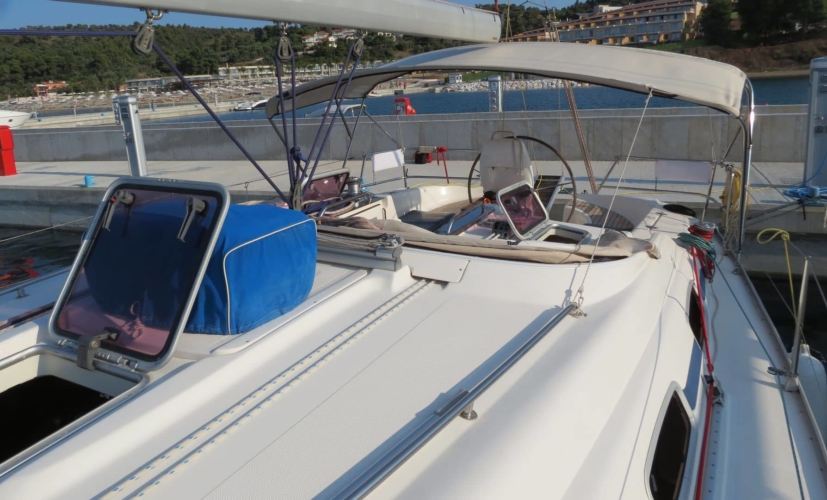 halkidiki-sailing-bavaria-40-22