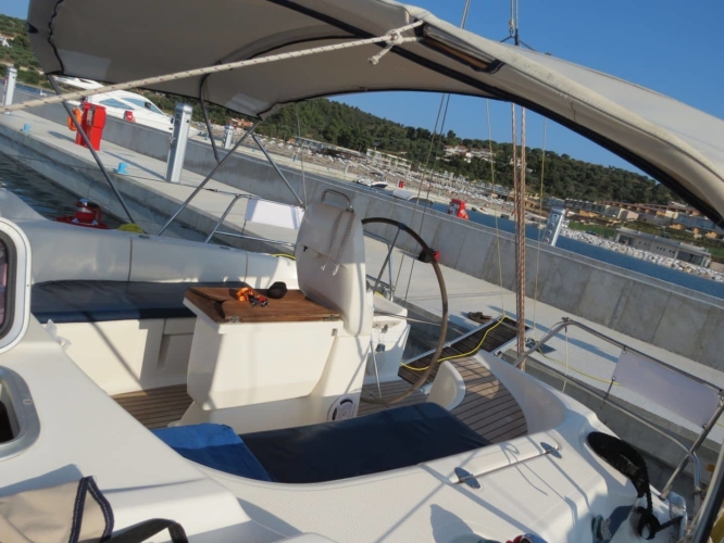 halkidiki-sailing-bavaria-40-23