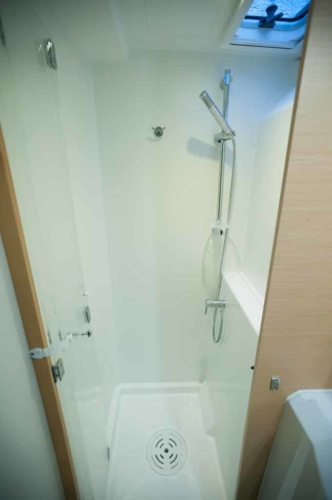 lagoon400s2_14-681x1024