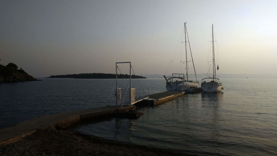 2-sailboats-halkidiki-day-trips-03